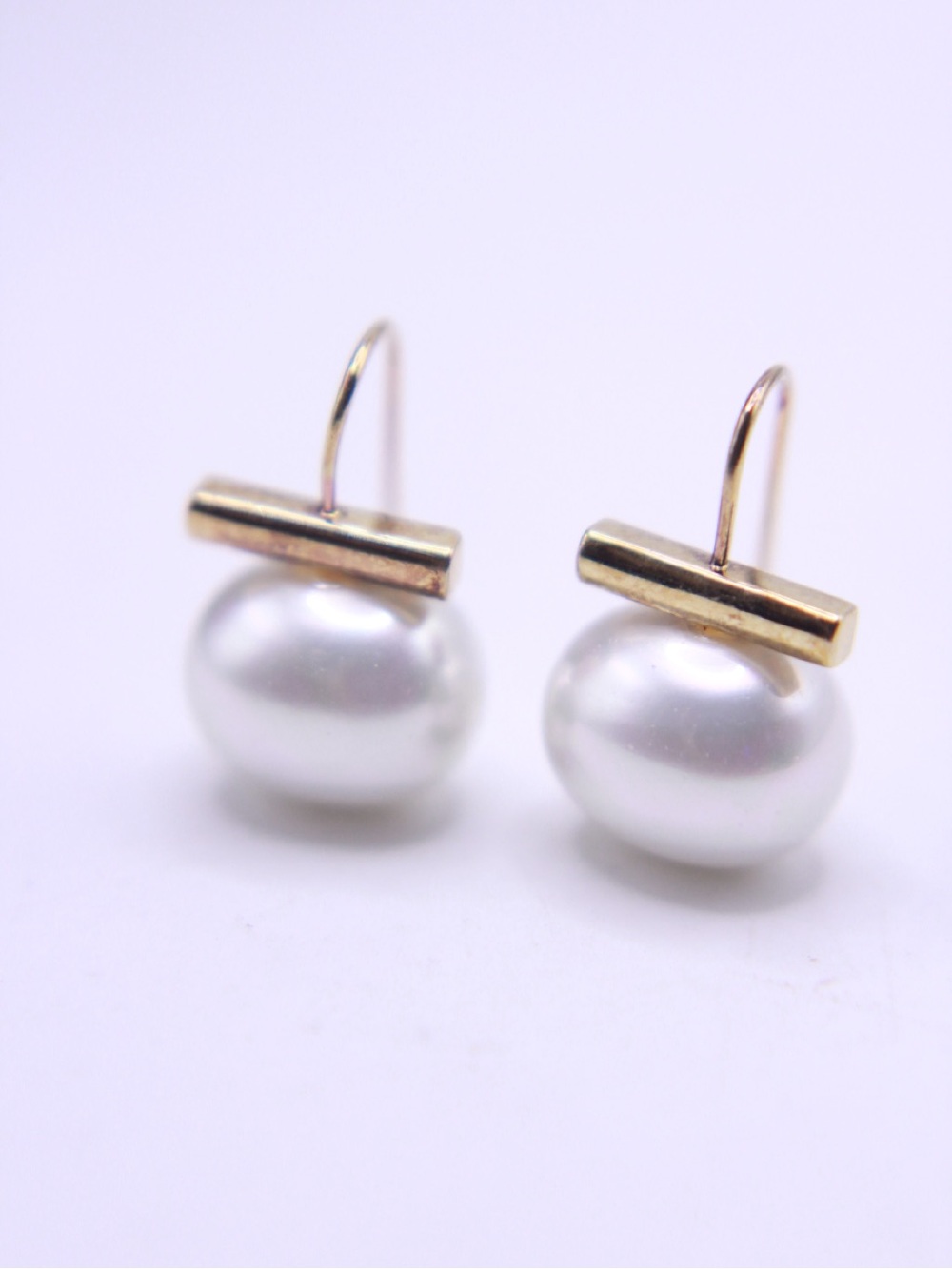 Leighton Lam Hawaiian Ohelo Freshwater Pearl Gold Plated Bar Drop Hook Earrings